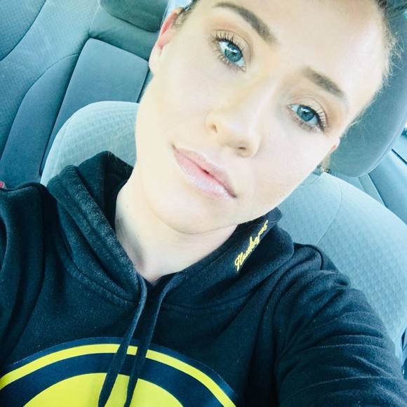 Meet your Posher, Sandy - Picture 1 of 1